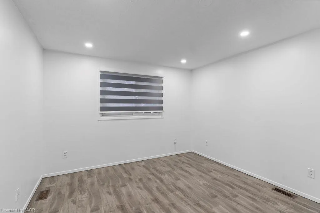 24 Tara Crescent