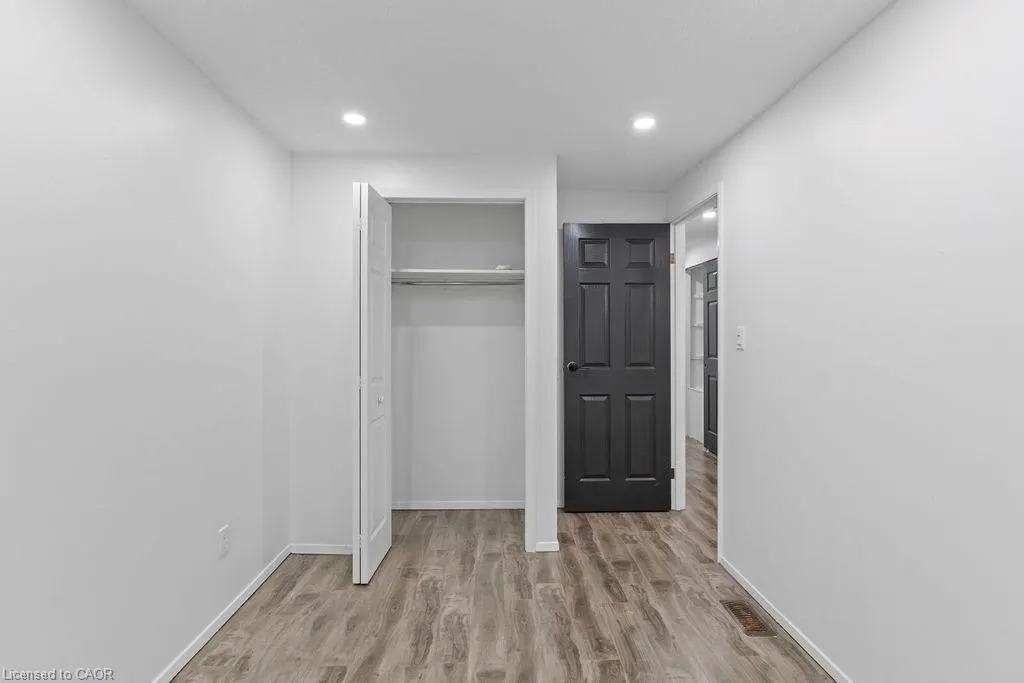 24 Tara Crescent