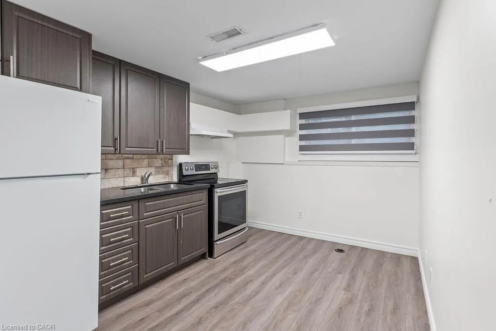 24 Tara Crescent