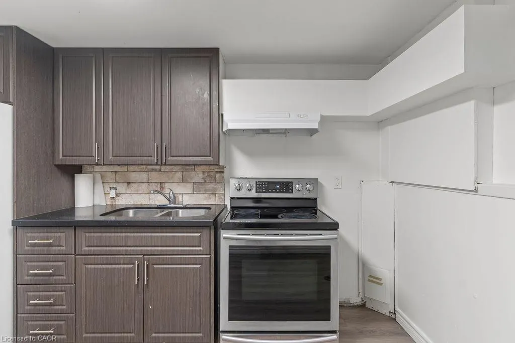 24 Tara Crescent