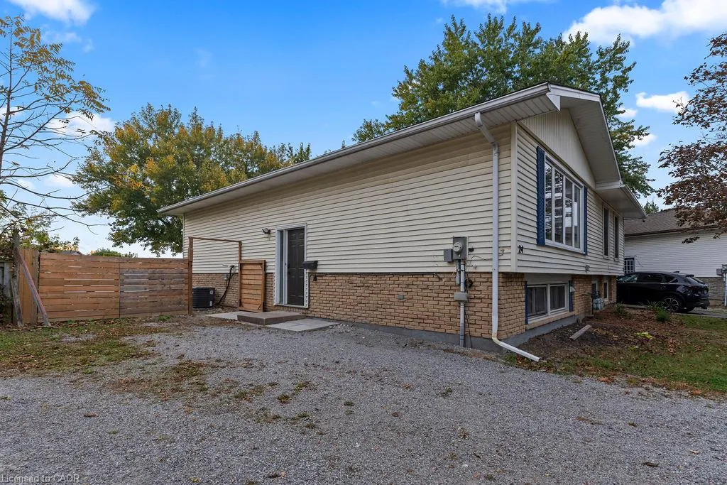 24 Tara Crescent