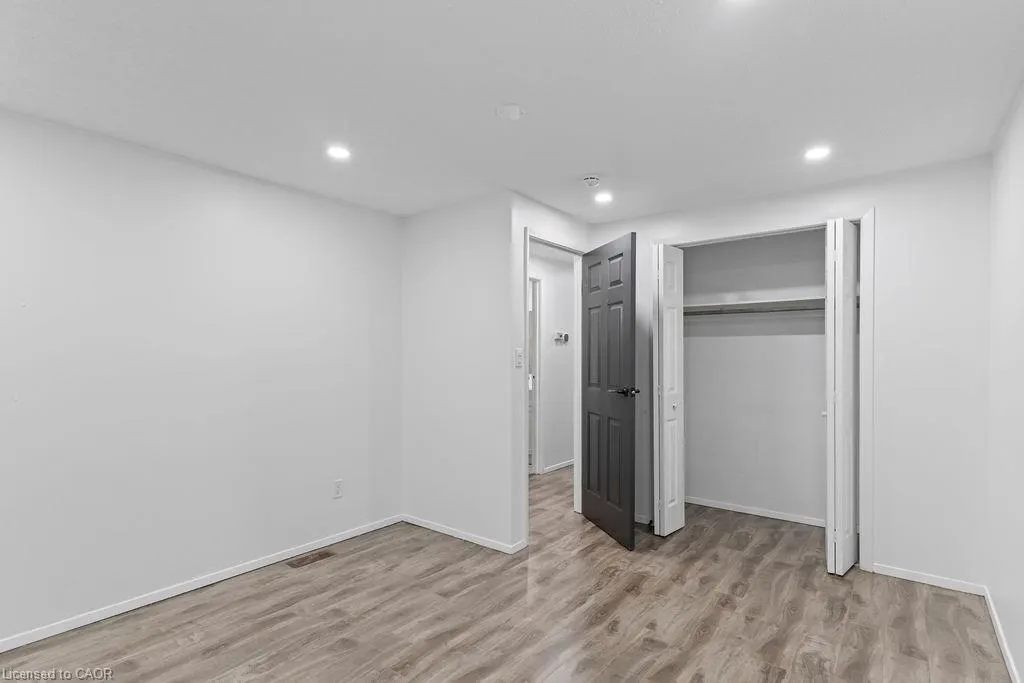24 Tara Crescent