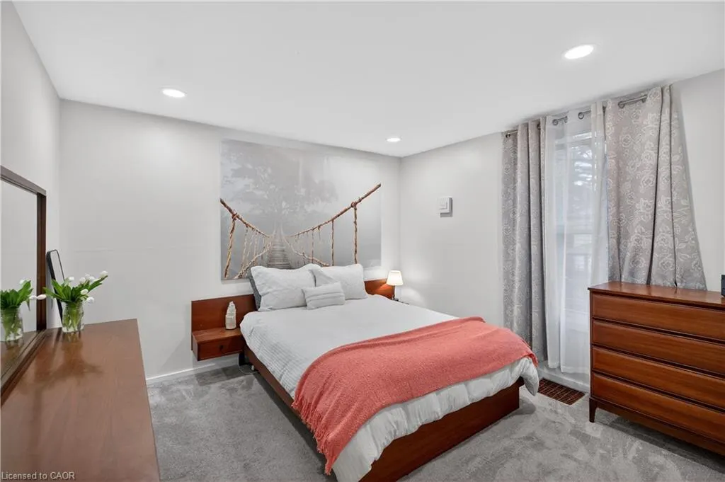 486 East 38th Street