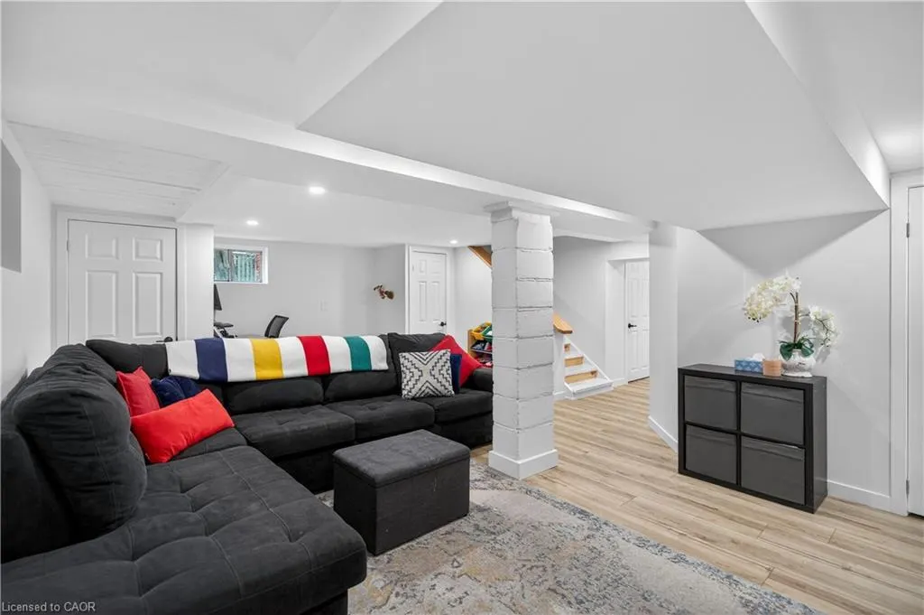486 East 38th Street