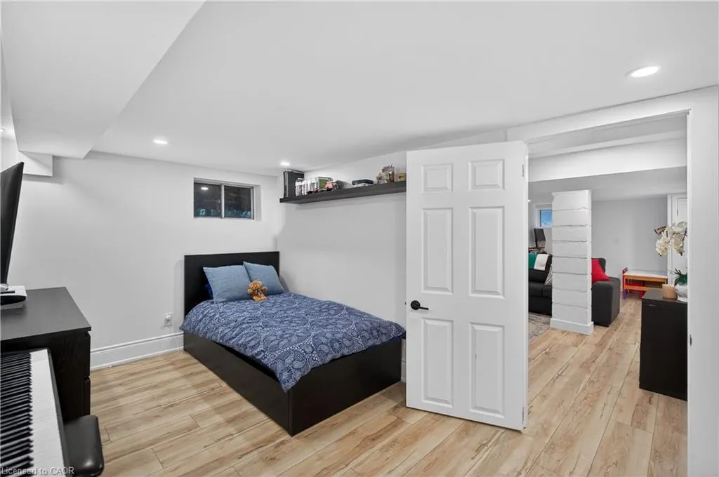486 East 38th Street