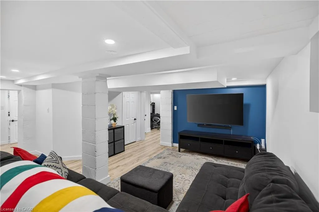 486 East 38th Street