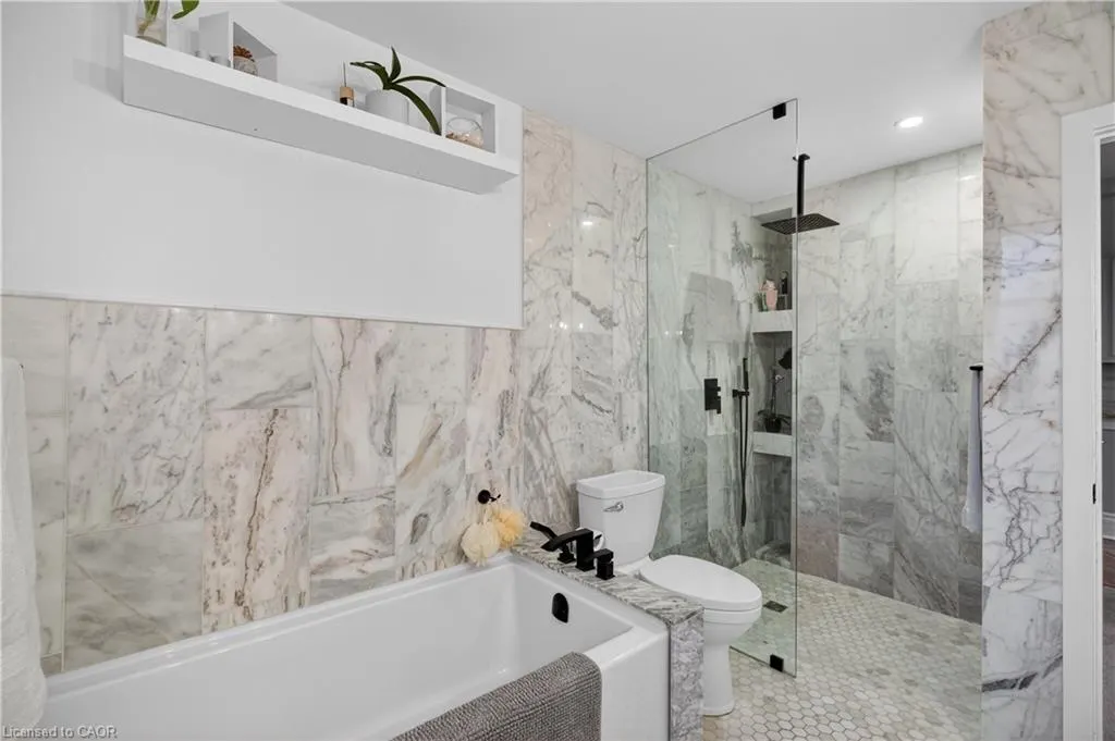 486 East 38th Street