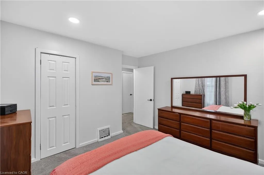 486 East 38th Street