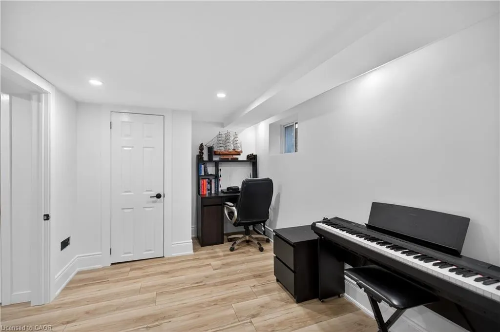 486 East 38th Street