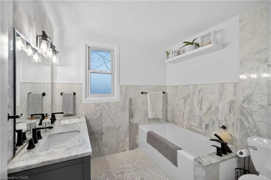 486 East 38th Street