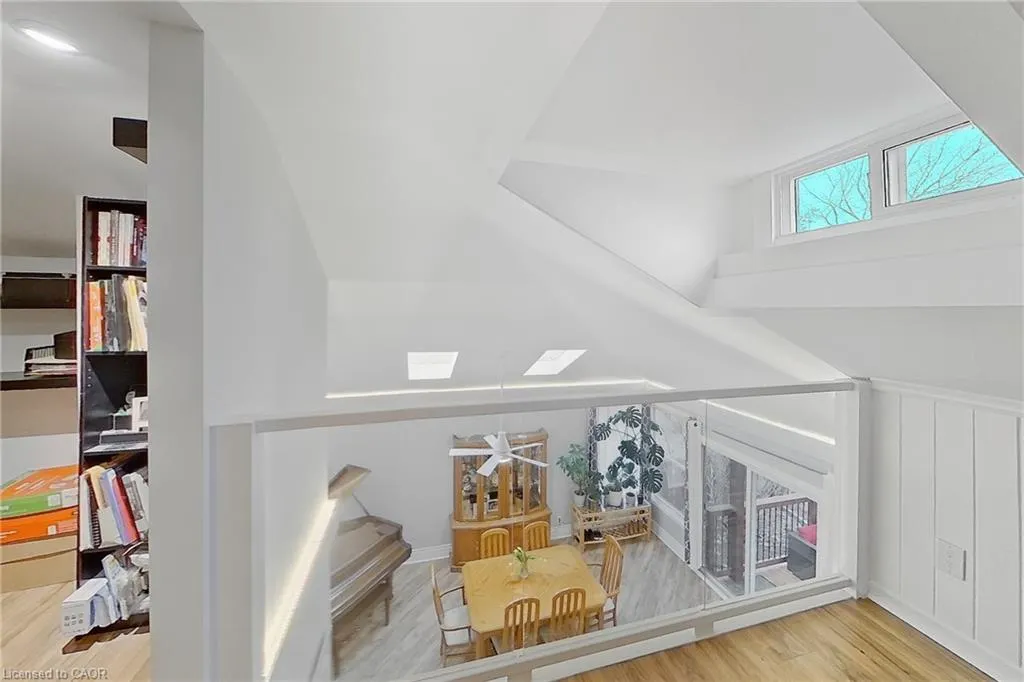 486 East 38th Street