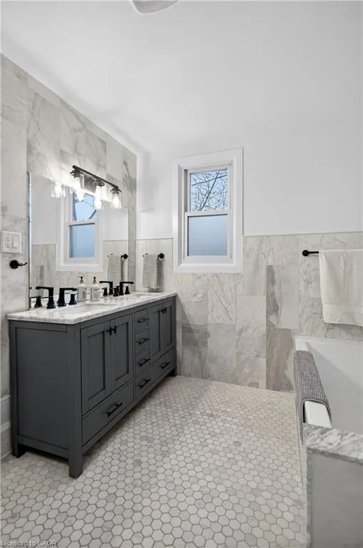 486 East 38th Street