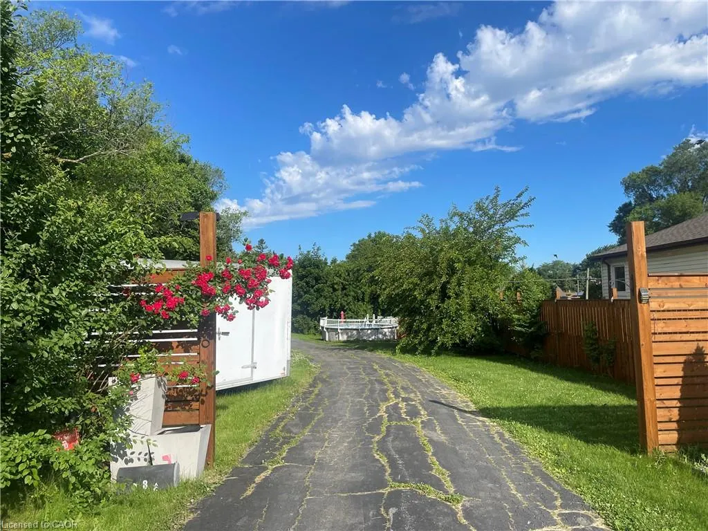 486 East 38th Street