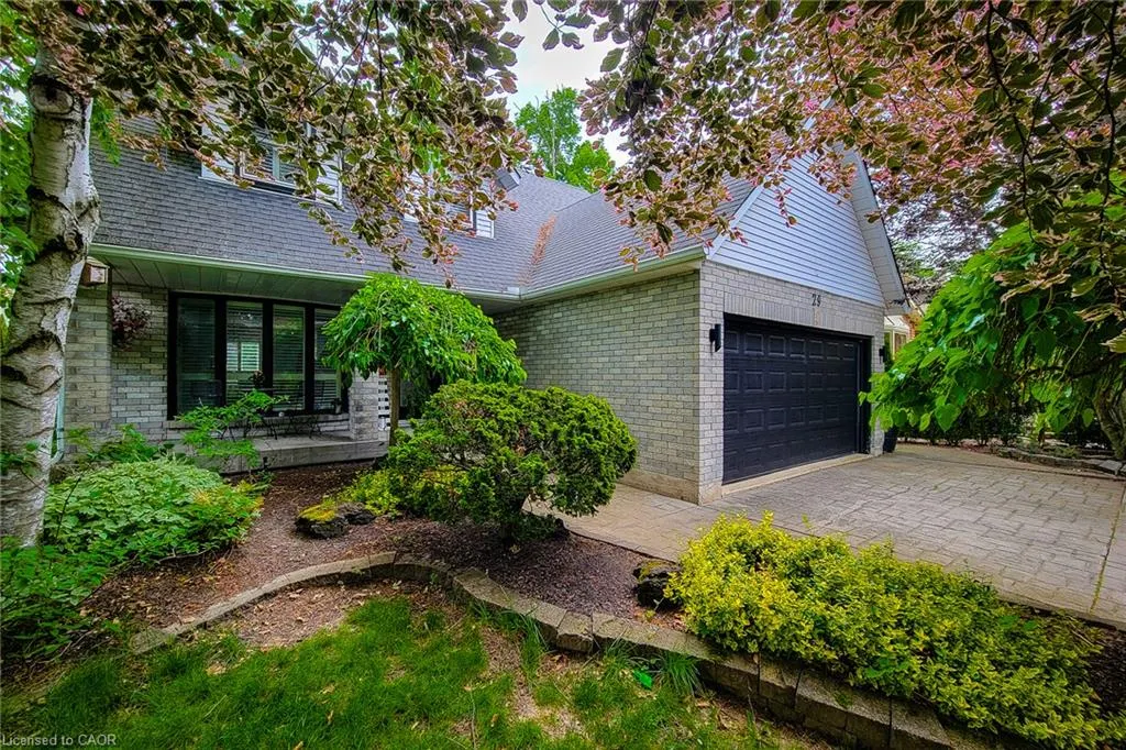 29 Woodside Square