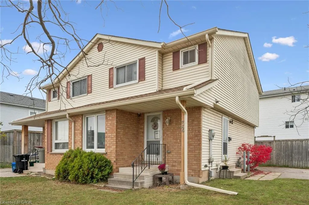 32 Jansen Avenue