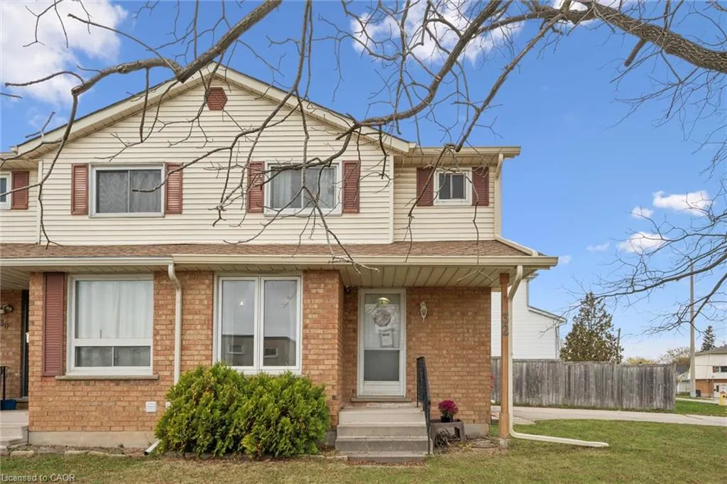 32 Jansen Avenue
