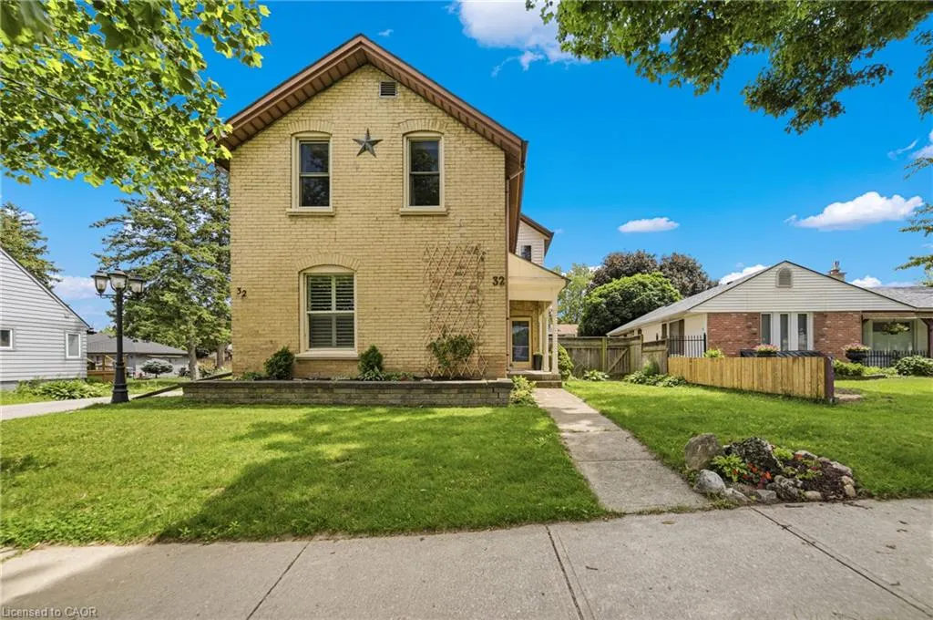 32 Clench Avenue