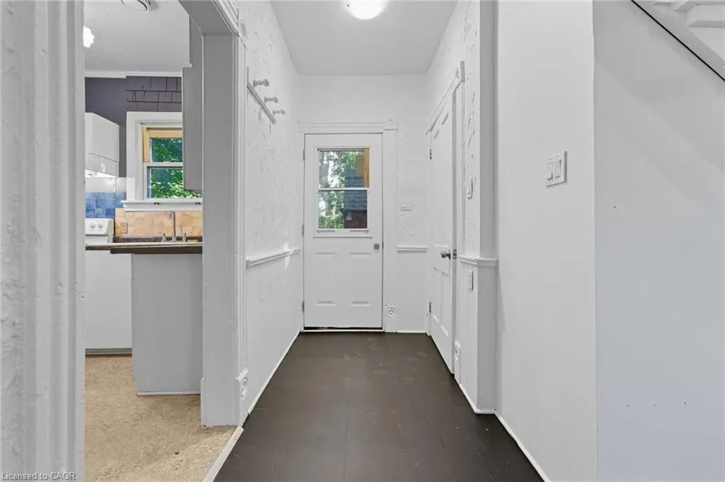 8 Tasker Street