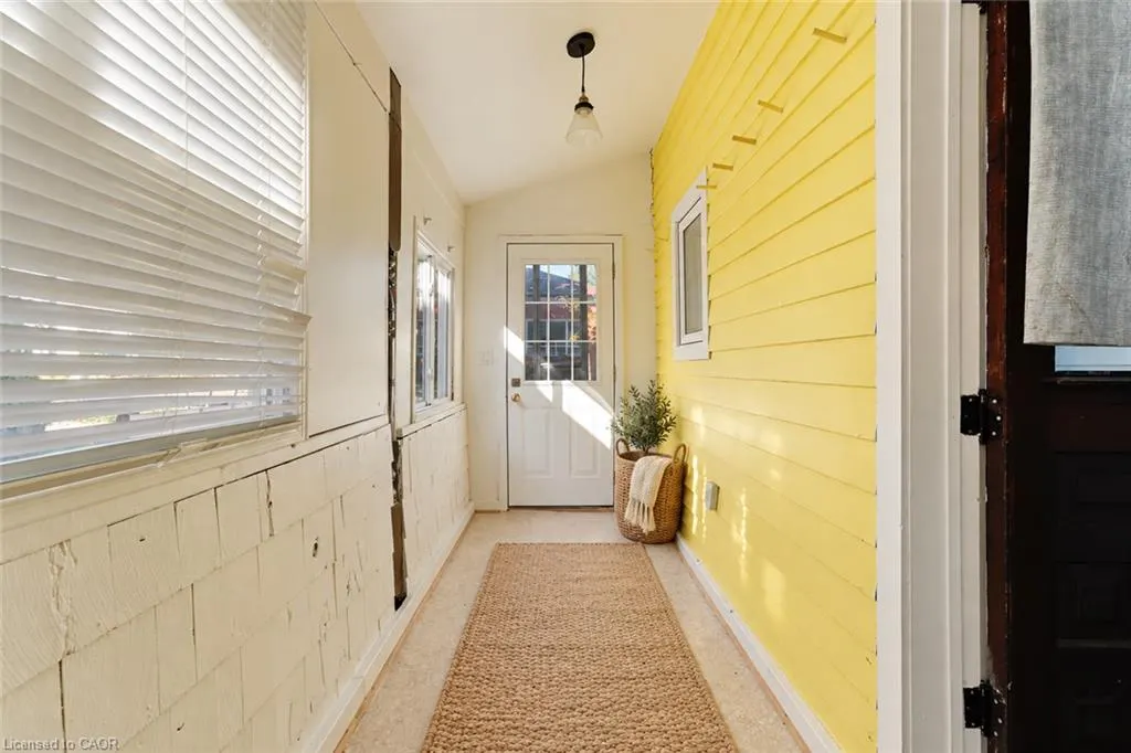 8 Tasker Street