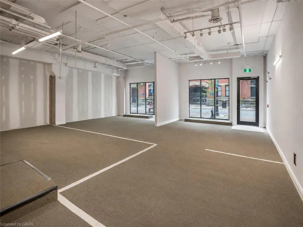 183 James Street N