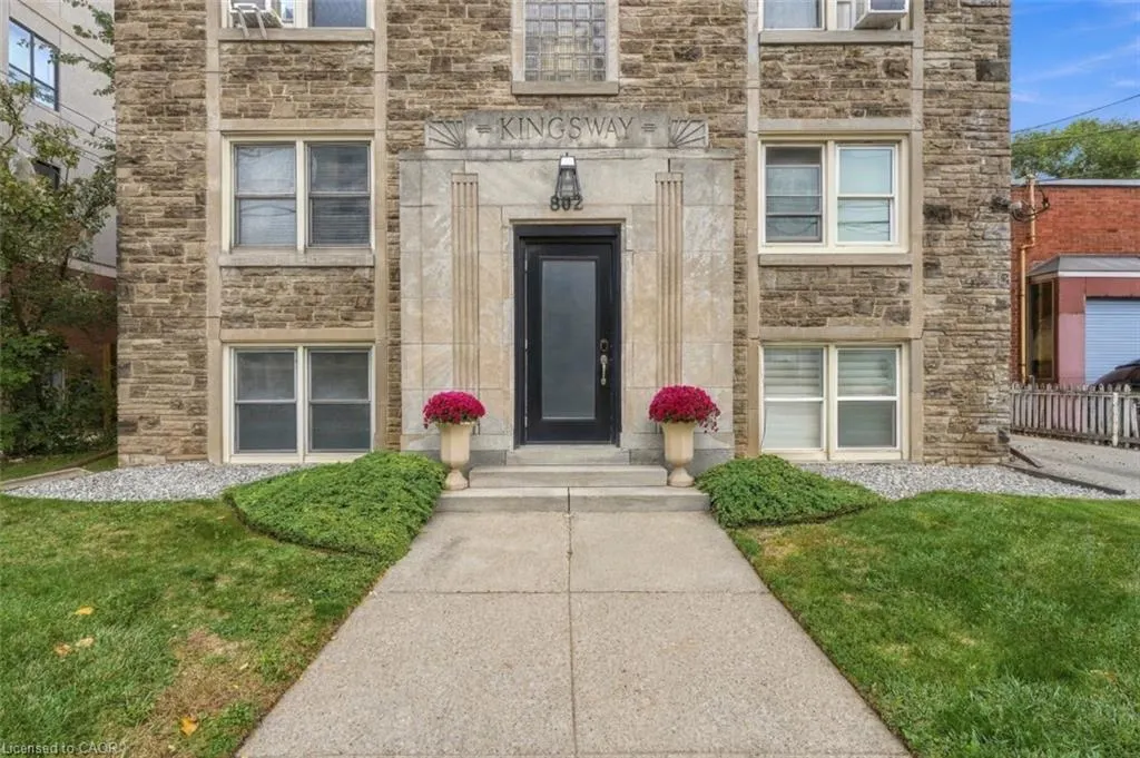 802 King Street W #2