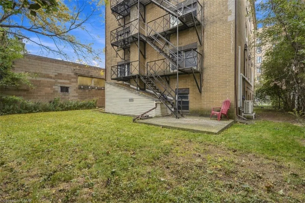 802 King Street W #2