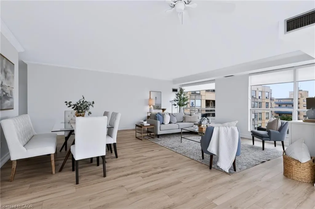 2511 Lakeshore Road W #712