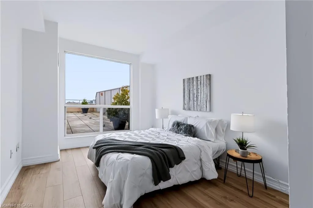 2511 Lakeshore Road W #712