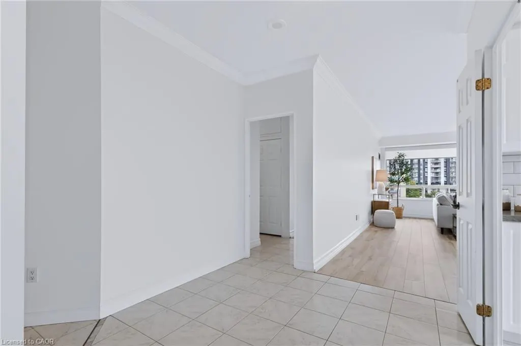 2511 Lakeshore Road W #712