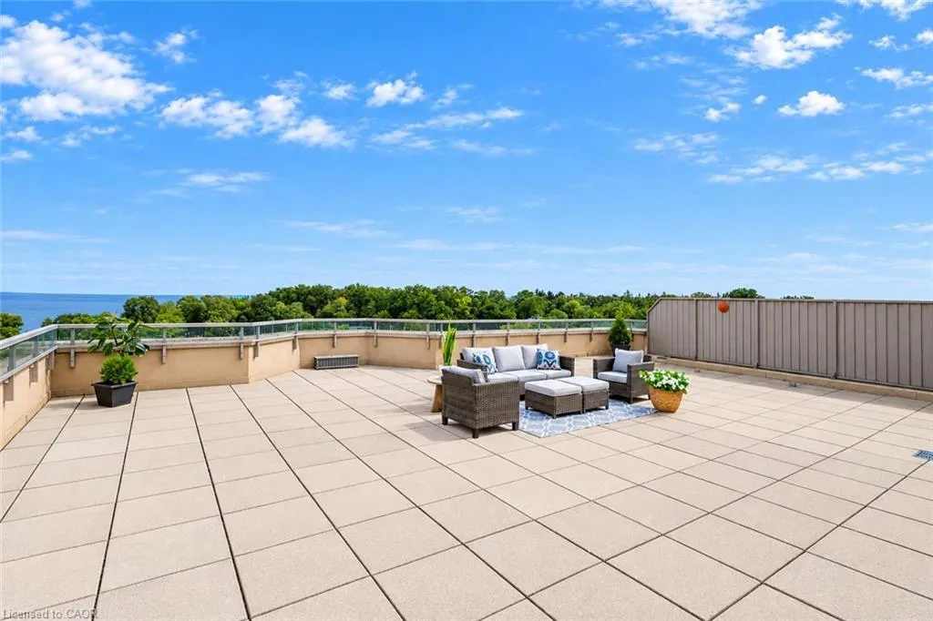 2511 Lakeshore Road W #712