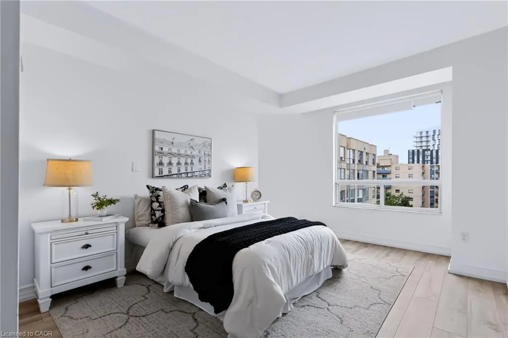 2511 Lakeshore Road W #712
