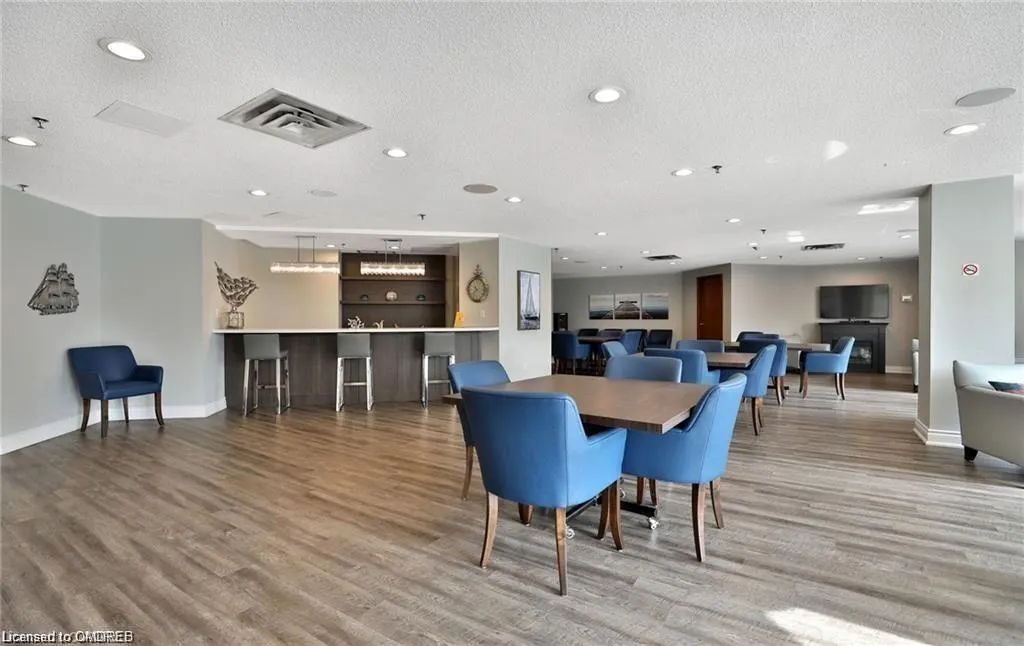 2511 Lakeshore Road W #712