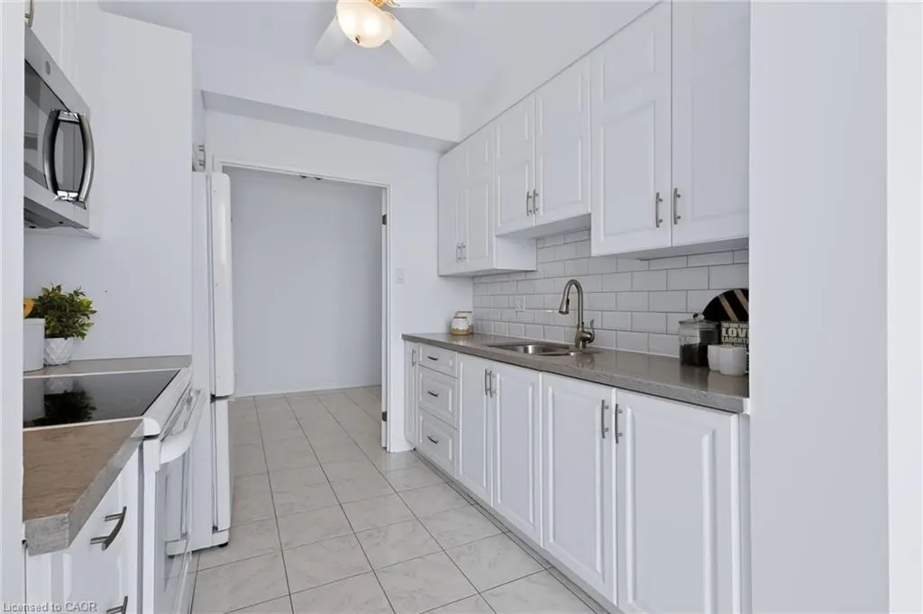 2511 Lakeshore Road W #712