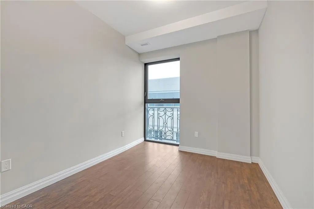 112 King Street E #1006