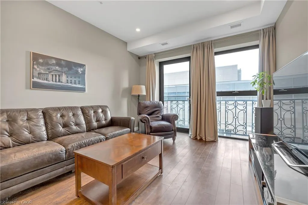112 King Street E #1006
