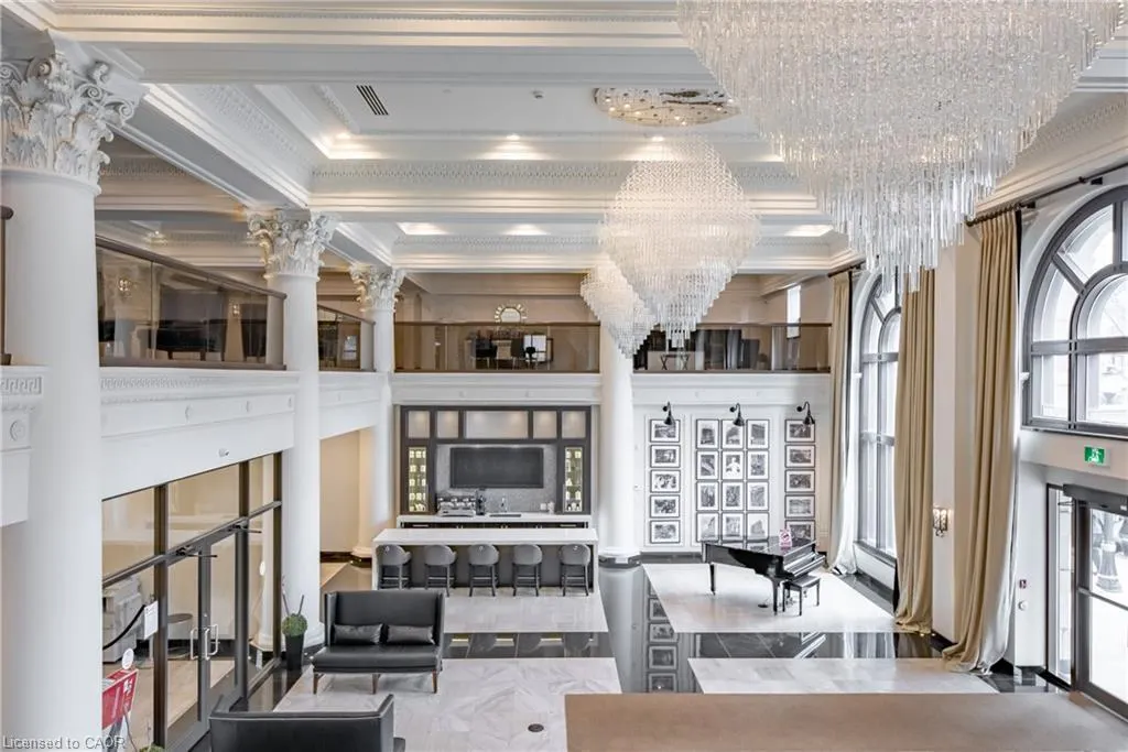 112 King Street E #1006