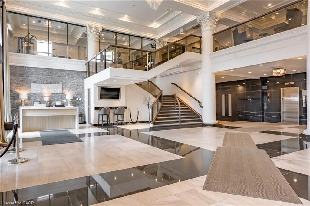 112 King Street E #1006