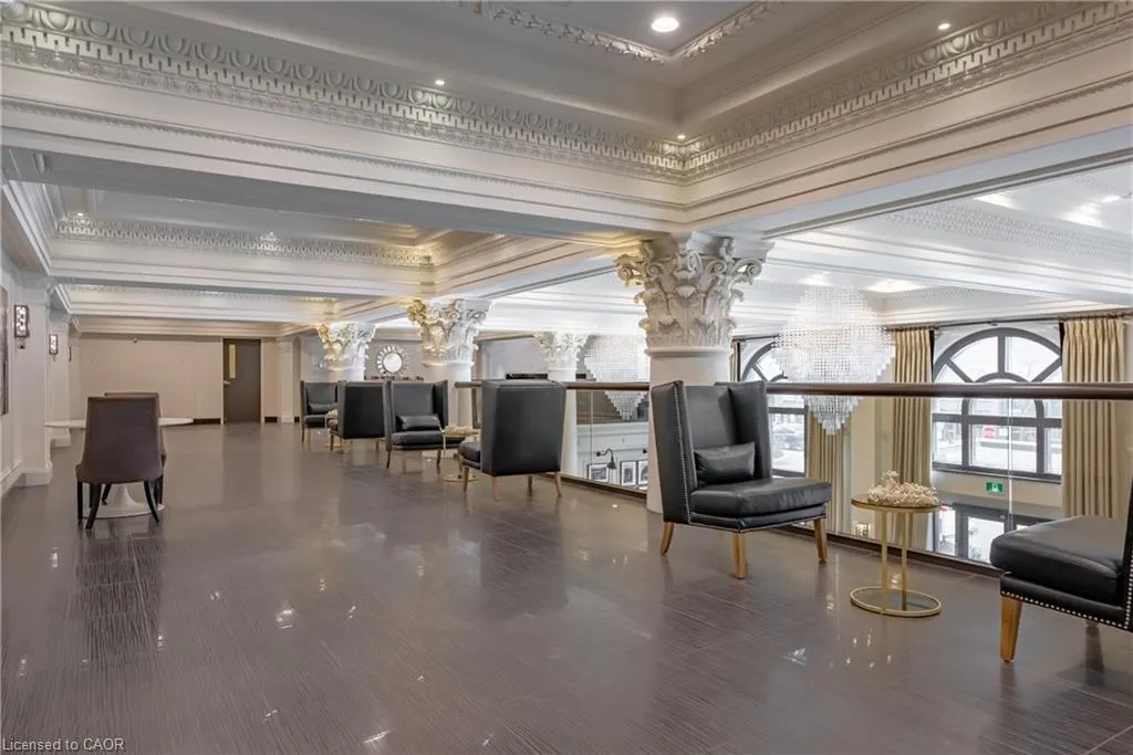 112 King Street E #1006