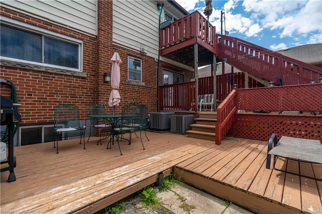 374 Upper Wentworth Street