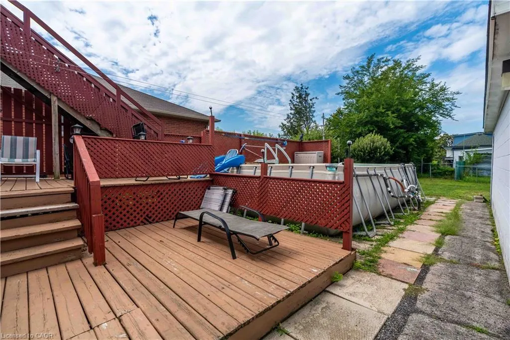 374 Upper Wentworth Street