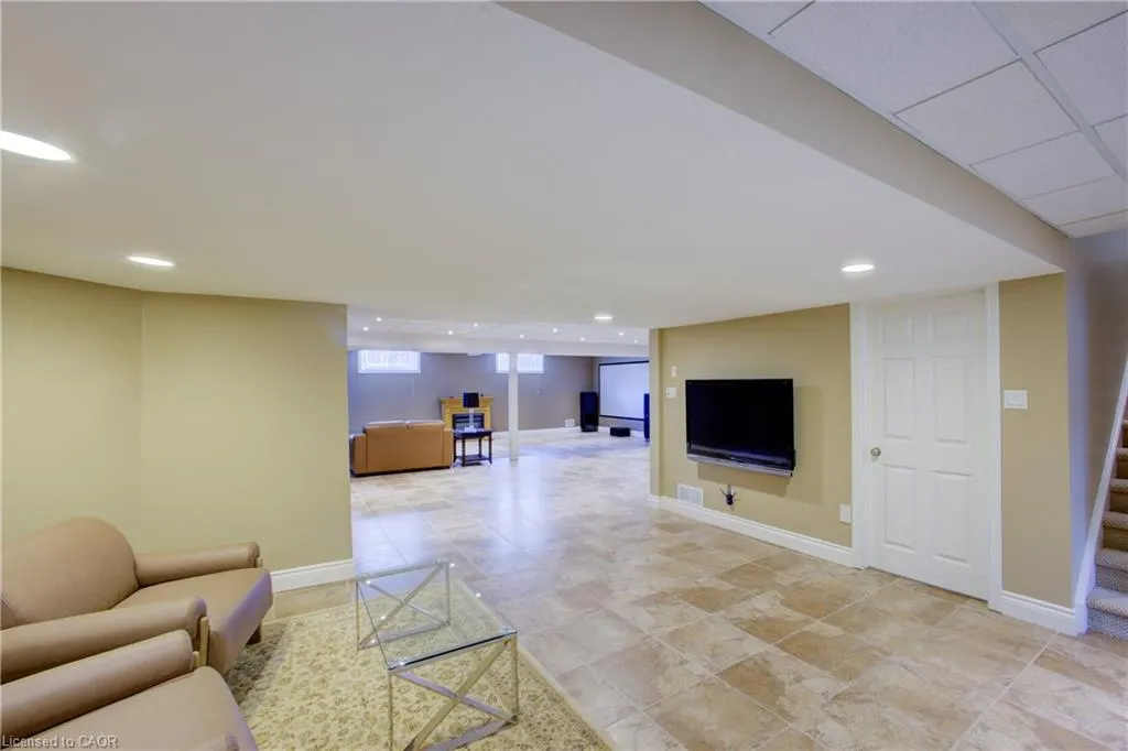 457 Caryndale Drive
