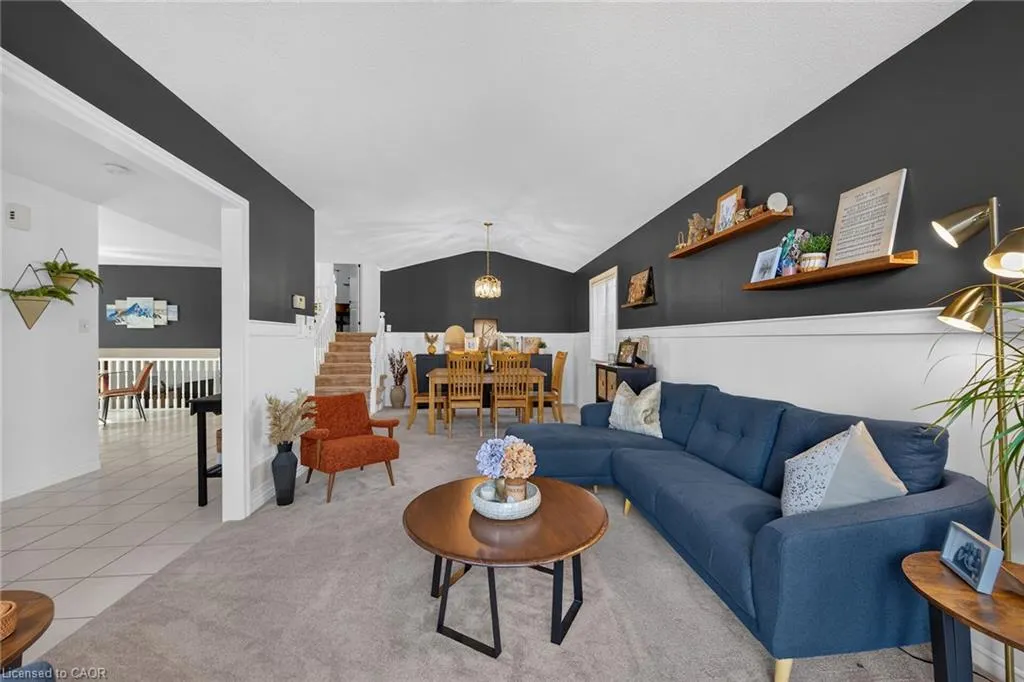 37 Glenhollow Drive