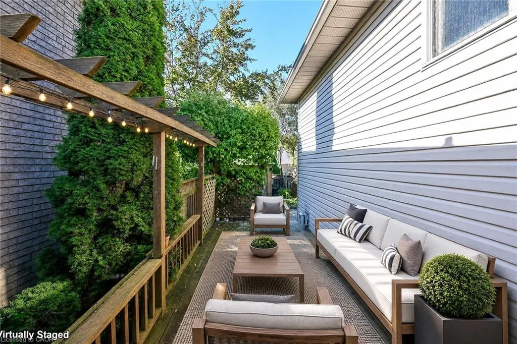 37 Glenhollow Drive