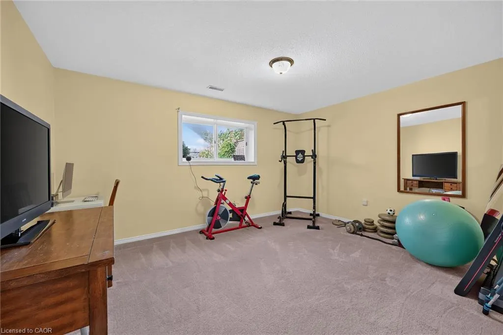 37 Glenhollow Drive