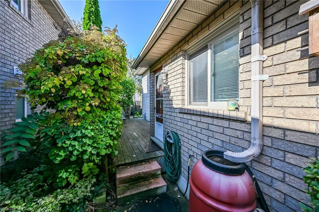37 Glenhollow Drive