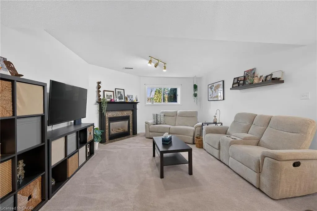 37 Glenhollow Drive