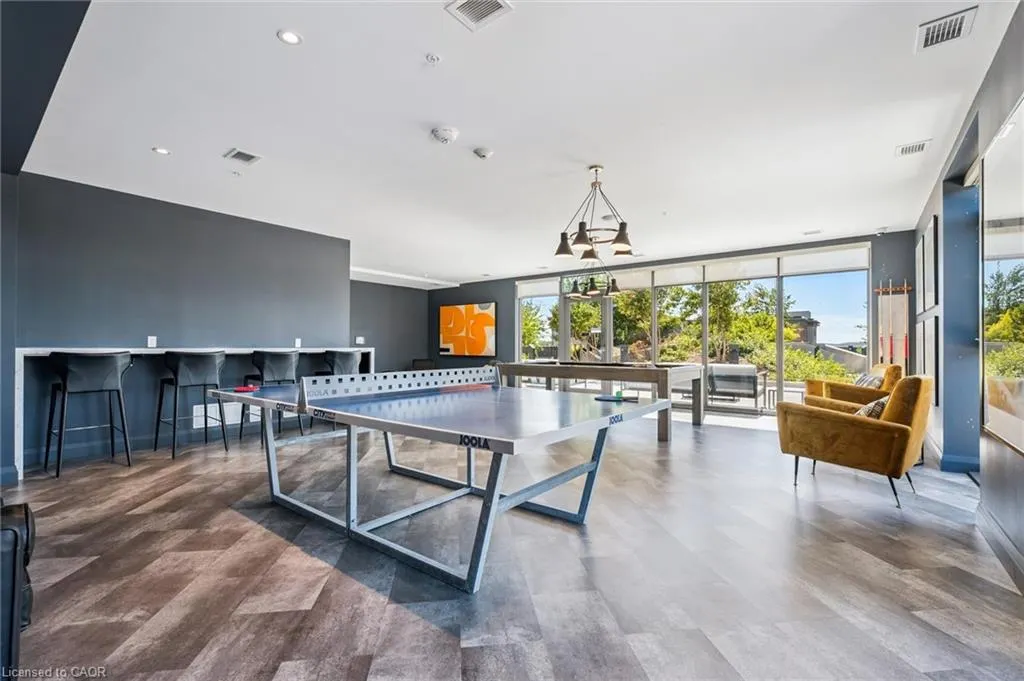 15 Glebe Street #902