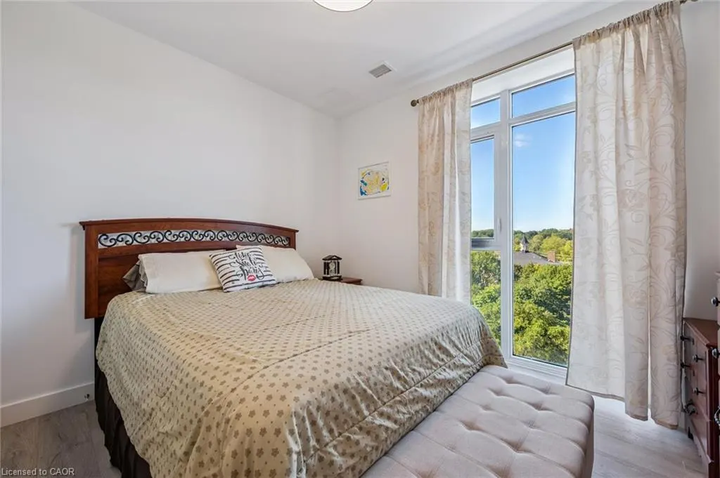 15 Glebe Street #902