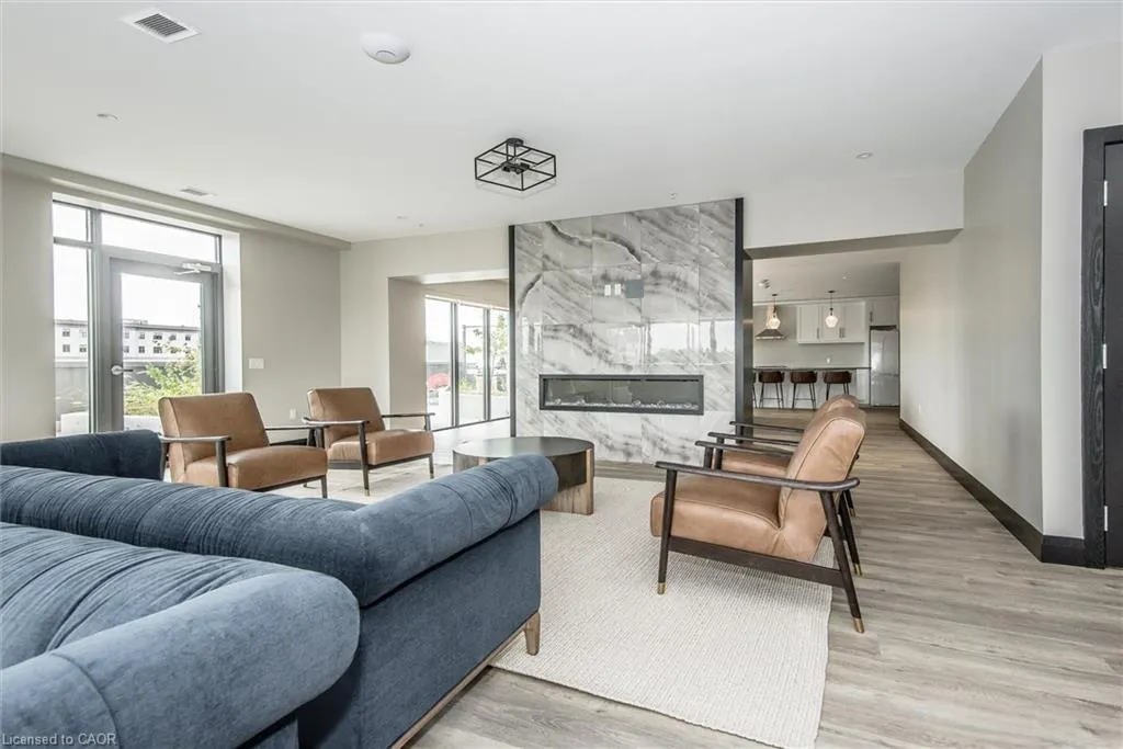 15 Glebe Street #902