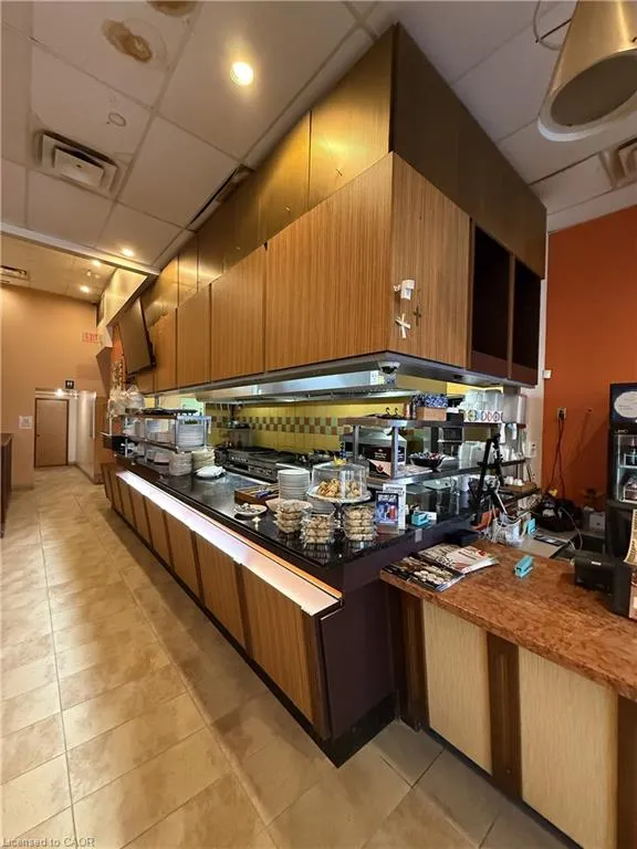 1508 Upper James Street